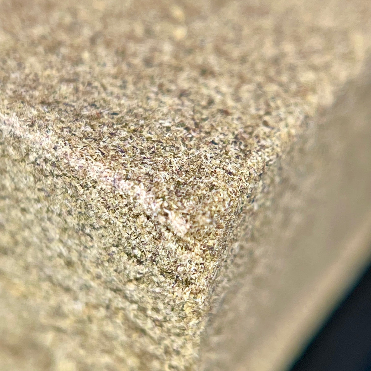 PURPLE OBEACH, résine CBD — détail de la surface et de la texture