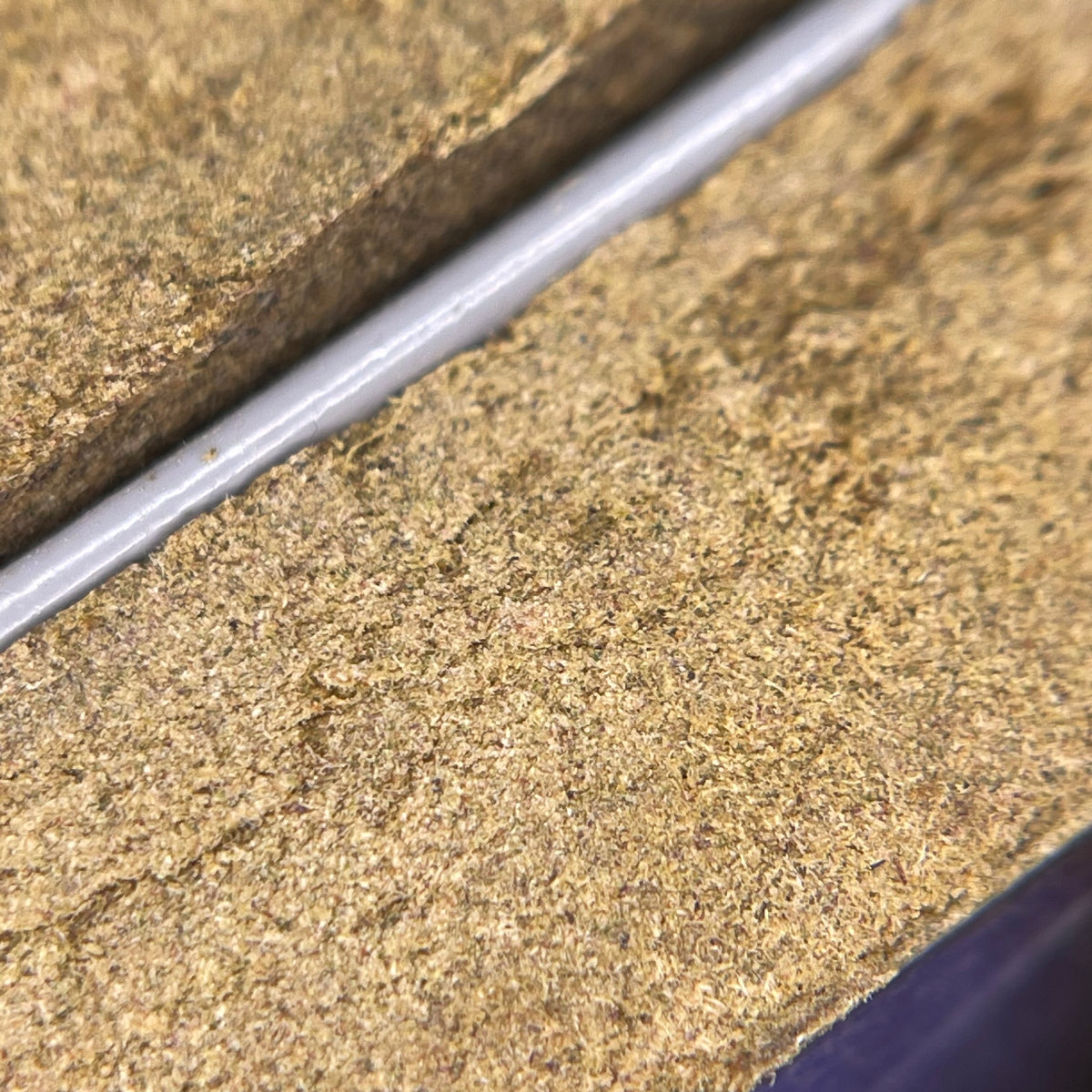 MONACO STATIC CBD 35%, résine CBD — détail de la surface et de la texture