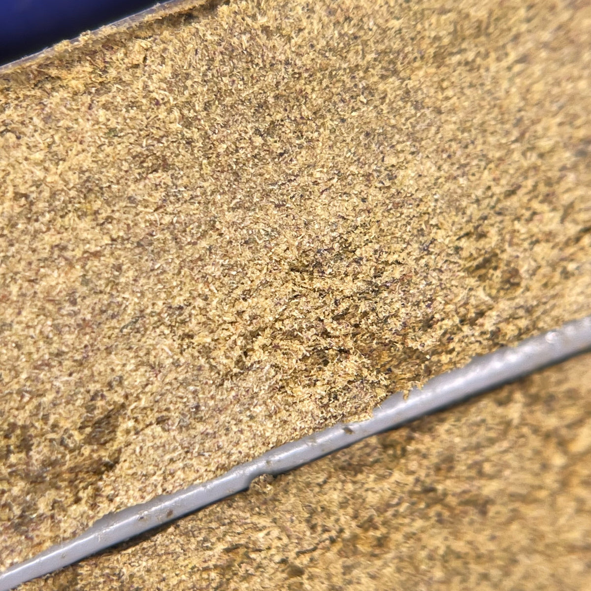 PURPLE MAGIC STATIC CBD 35%, résine CBD — détail de la matière