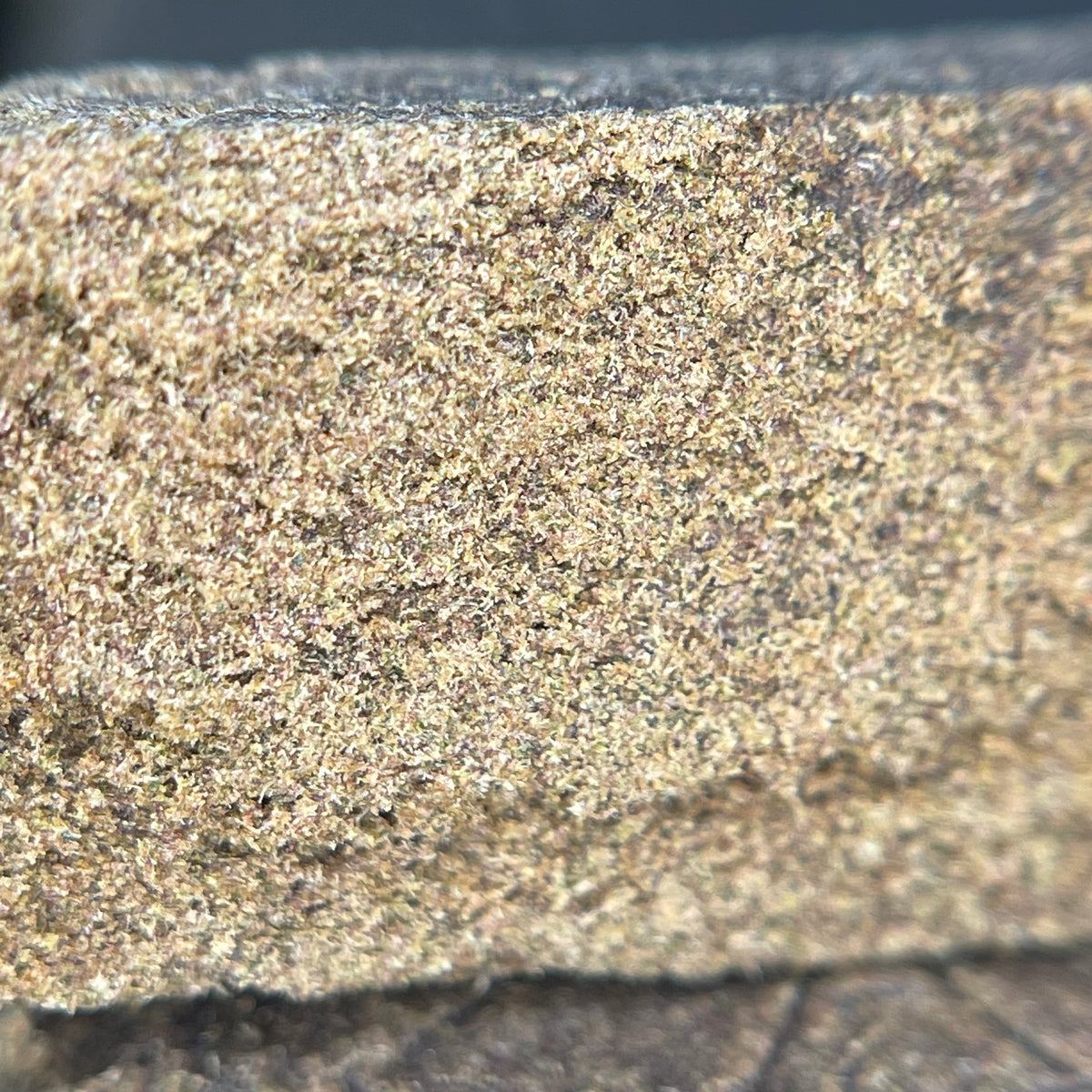 SPRTIZ, résine CBD — détail de la surface et de la texture