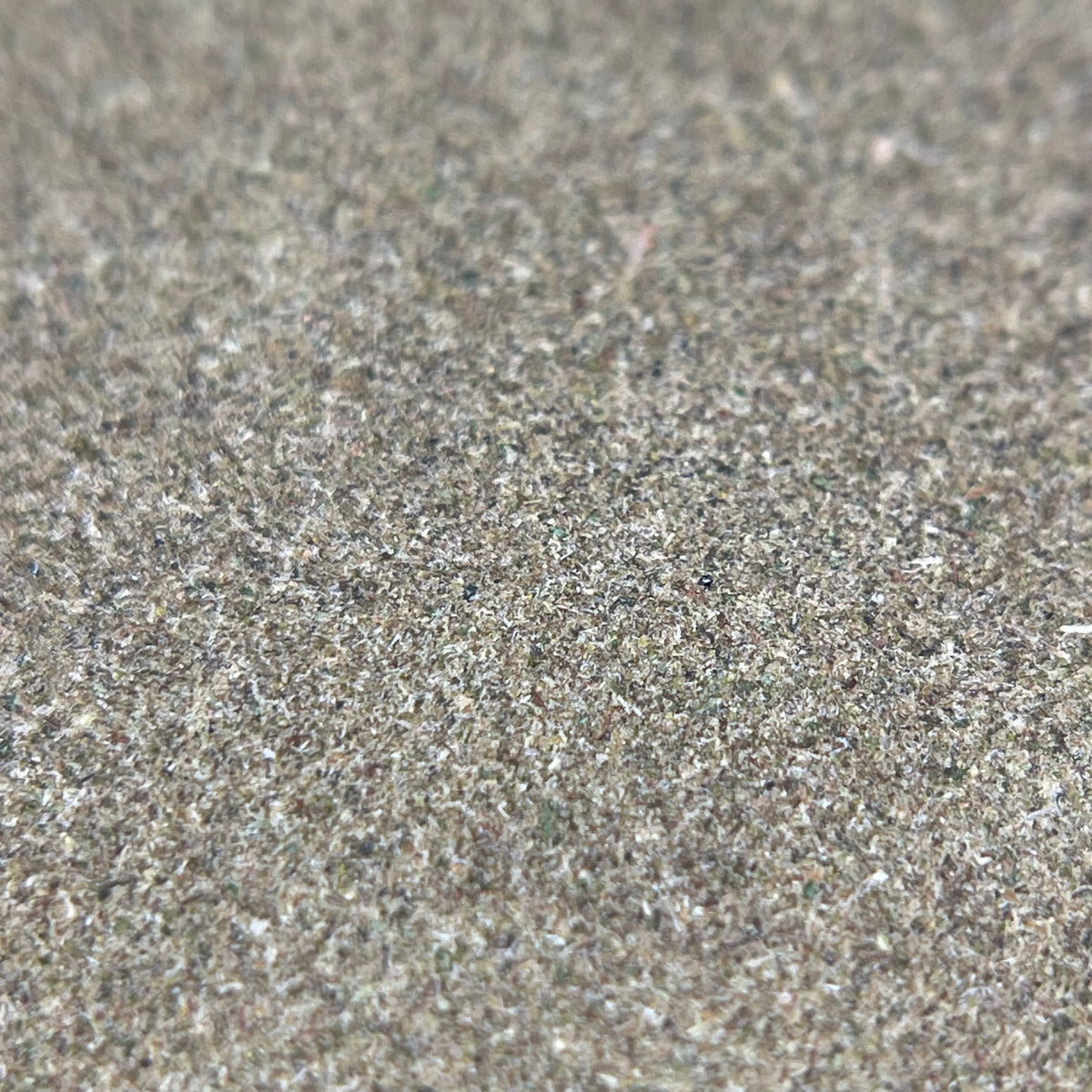 GOLDEN KUSH, résine CBD — détail du grain de la résine