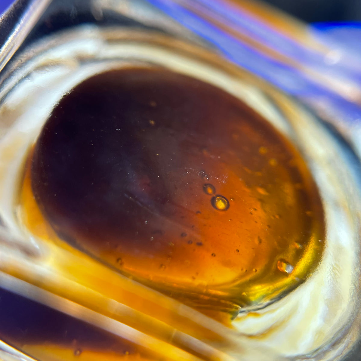 GASSY LIME, rosin CBD Octo Farmer — rosin ambrée dans son pot ouvert