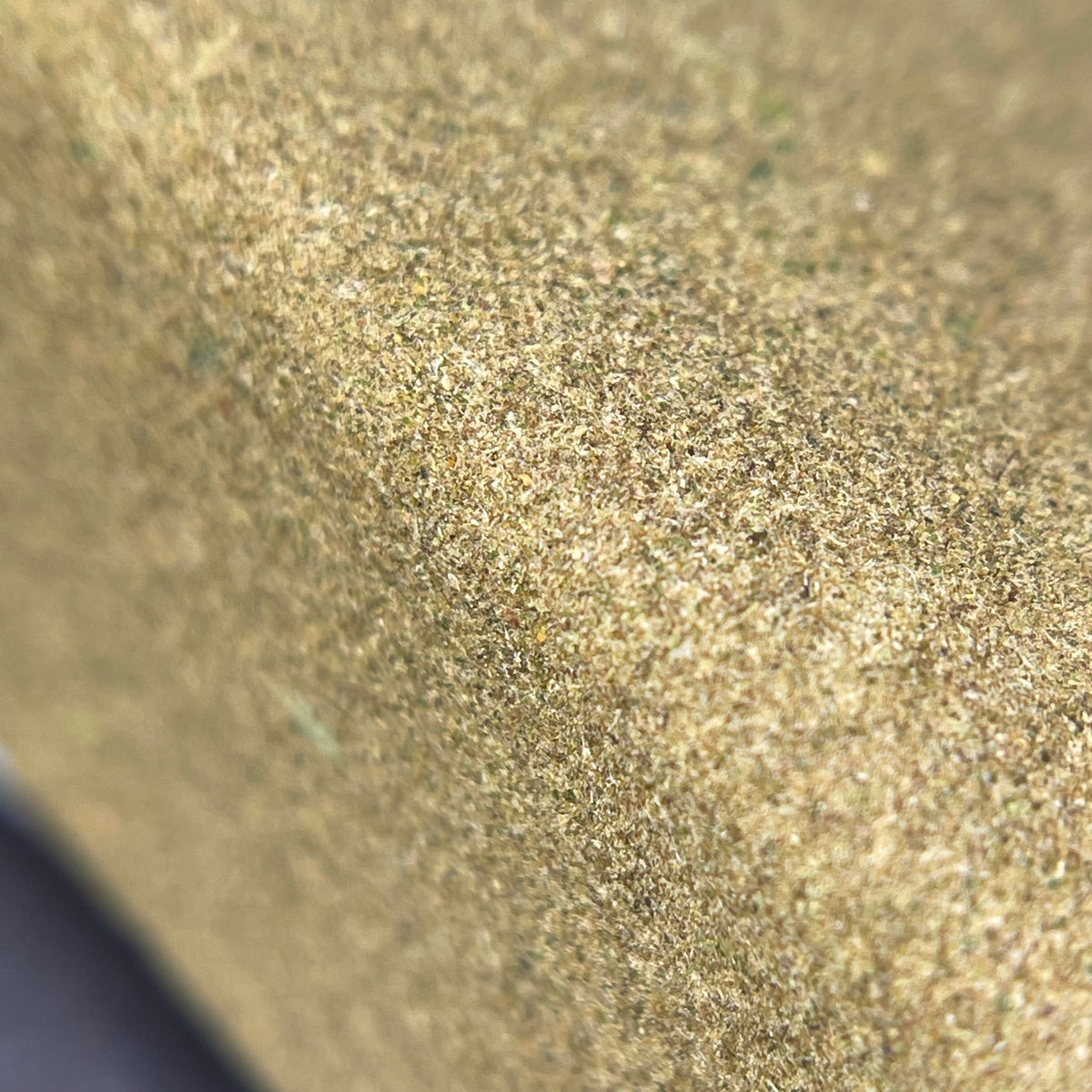 GOLDEN KUSH, résine CBD — autre vue de la surface