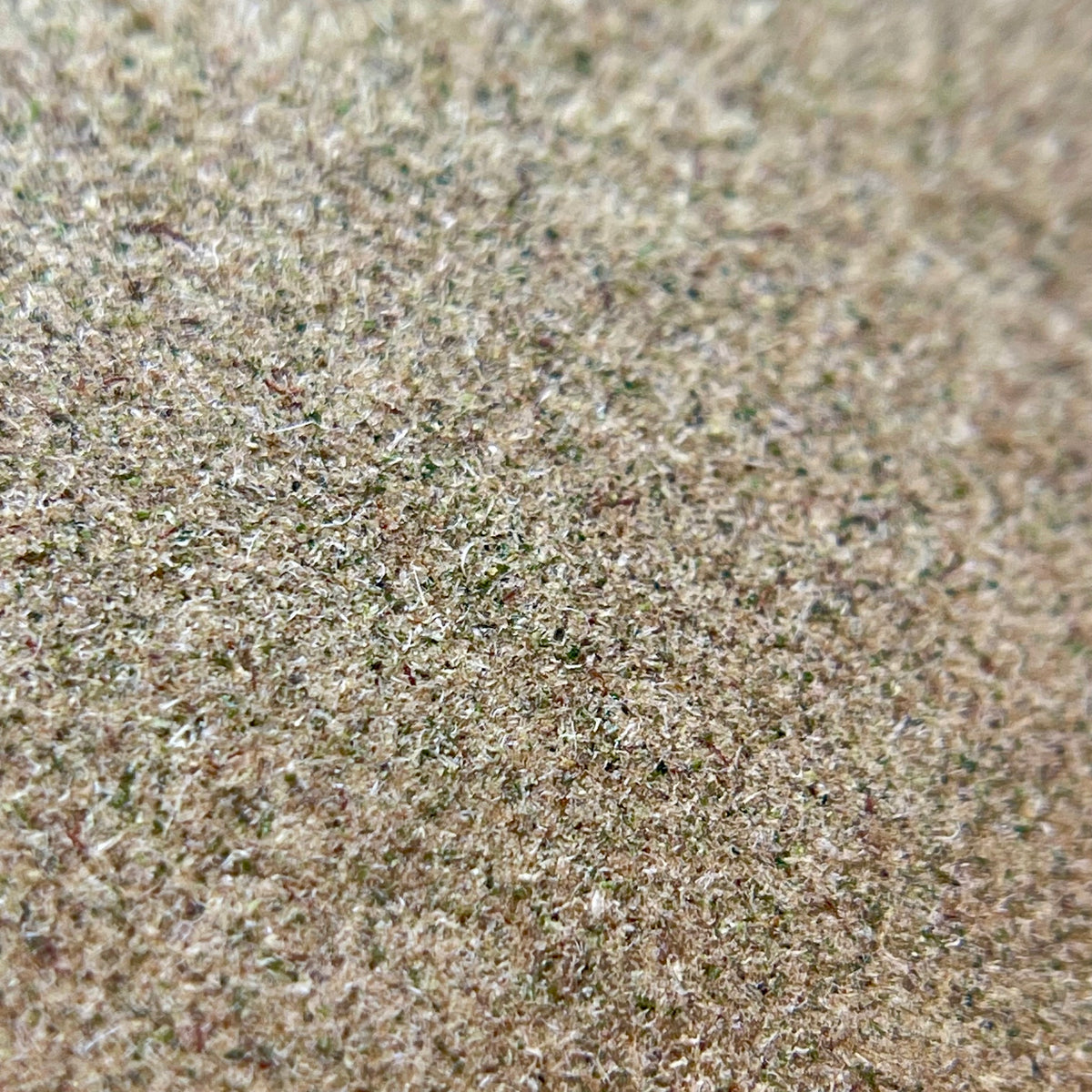 CALI MOUSSE 160u, résine CBD — gros plan sur le grain de la résine