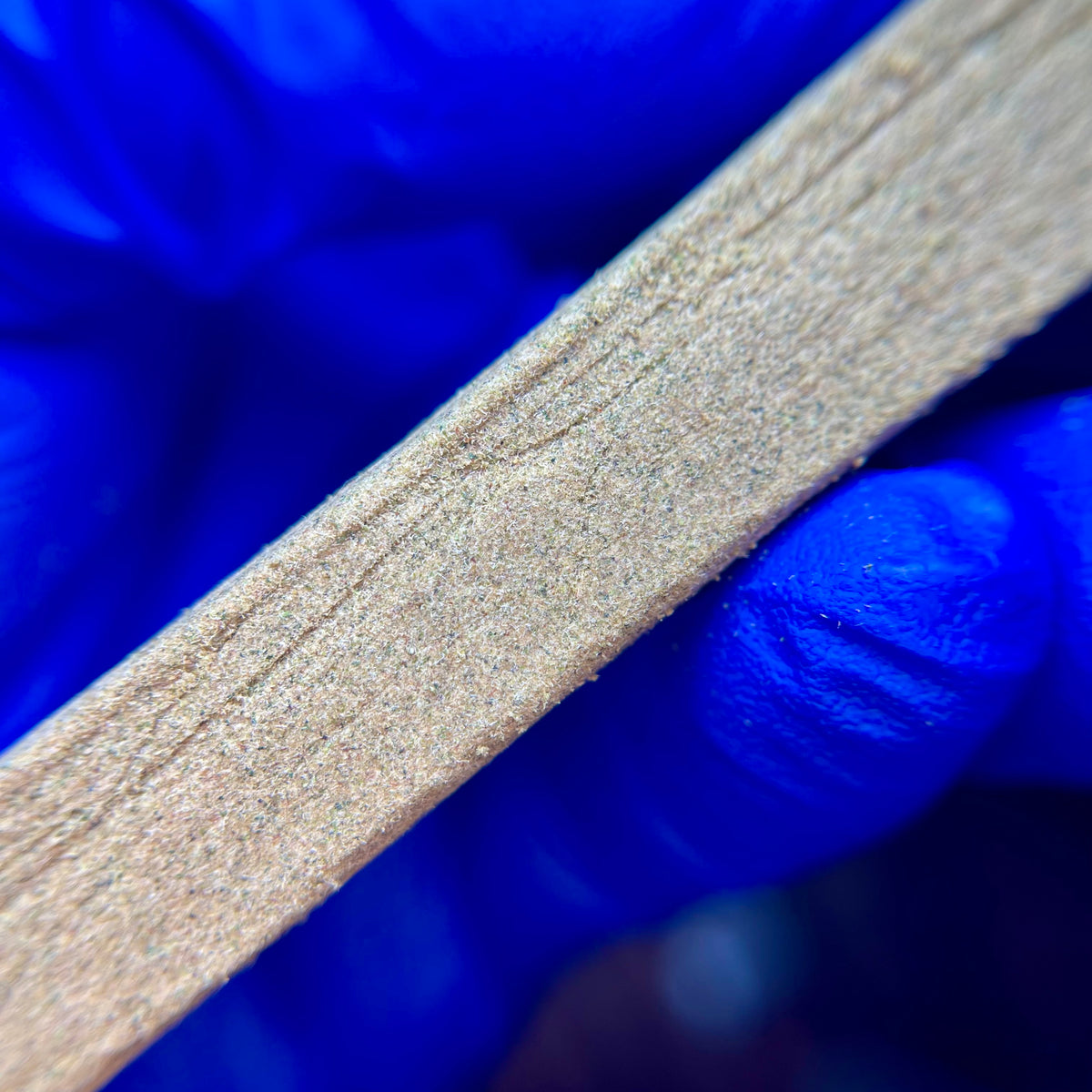 FORBIDDEN YUZU, résine CBD — résine présentée sous un autre angle